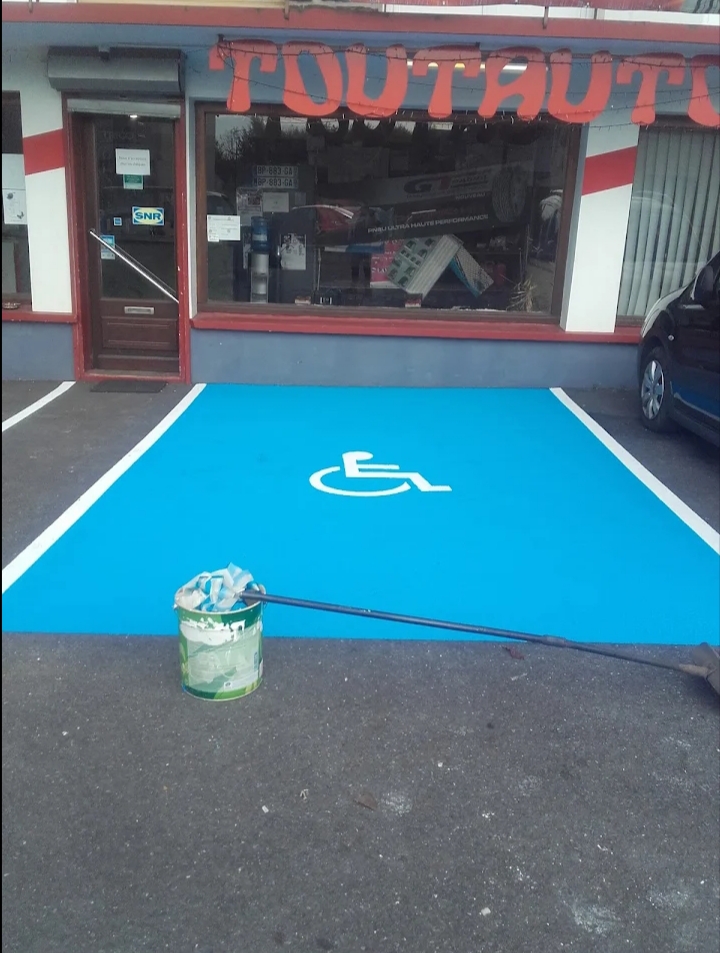 Marquage PMR parking
